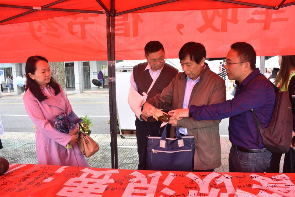 图一 党委书记郭军亲临现场指导工作